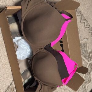 3 SKIMS 34DDDD Fits Everyone Bras